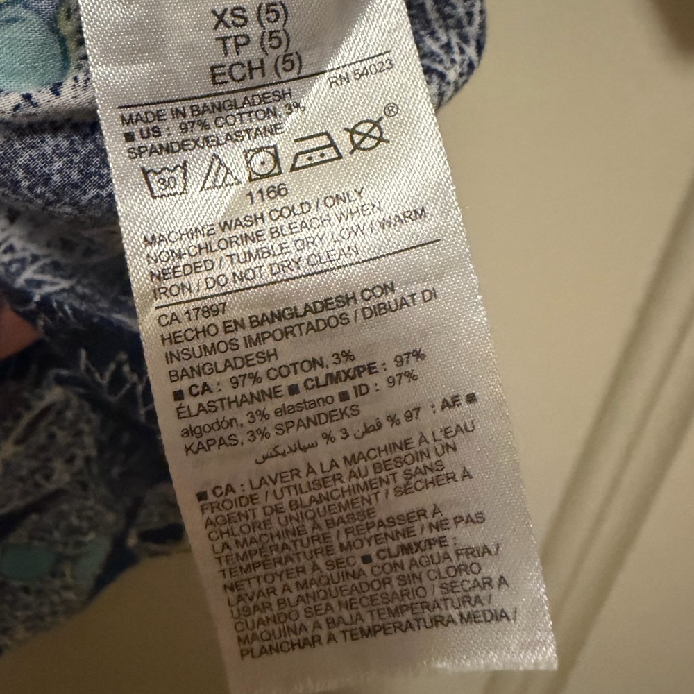 Old Navy button down - Picture 5 of 6